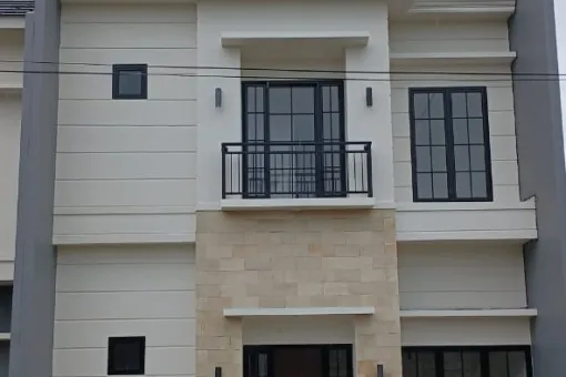 Di jual rumah di perumahan the green palapa Tangerang selatan